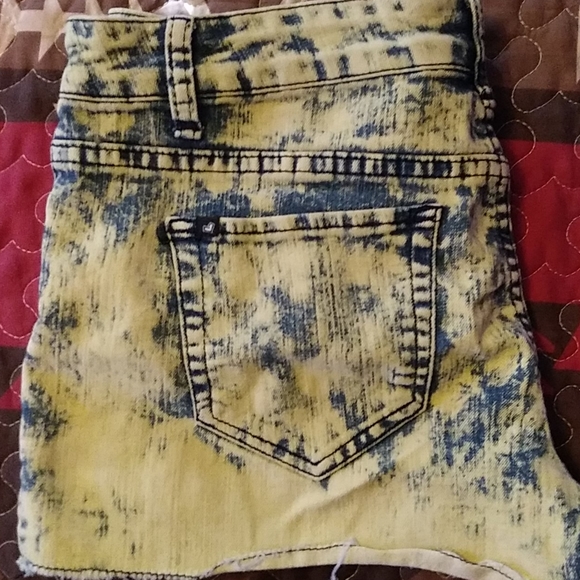 Jean shorts - Picture 5 of 6